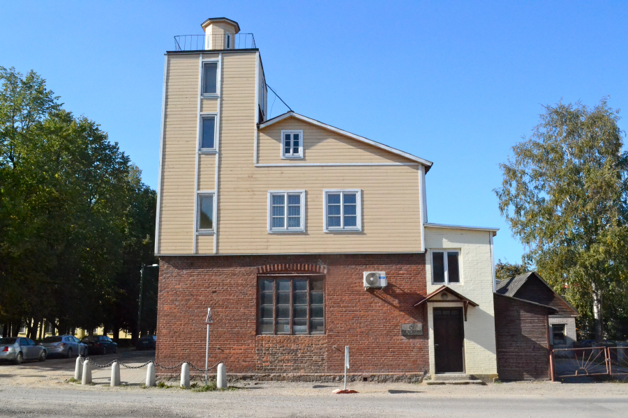 Former firestation, Võru